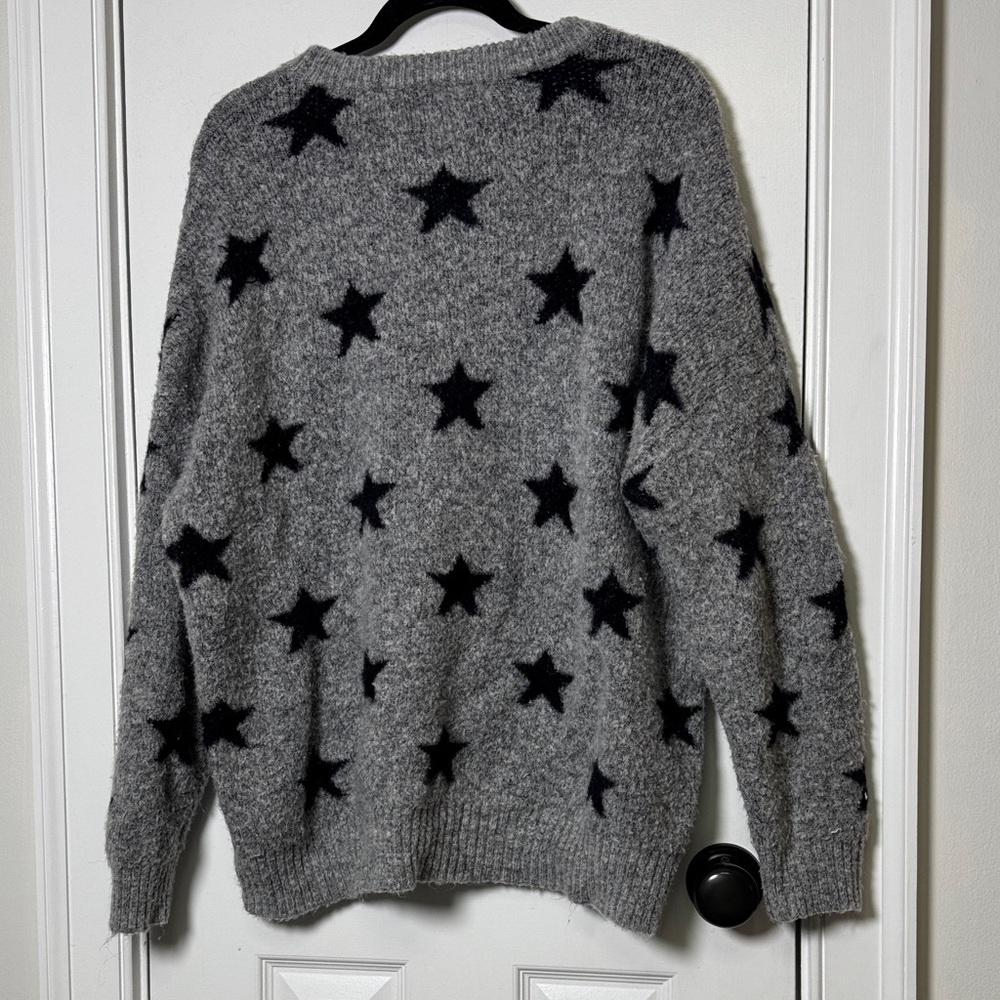 Le Lis Gray Star Print Oversized Cozy Knit Sweater Medium Soft Slouchy Pullover - Picture 8 of 8